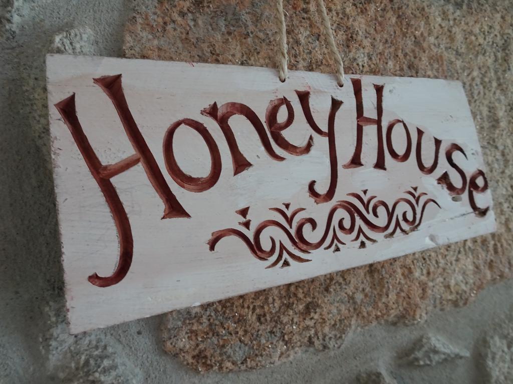 הוילה מטוסיניוס Honey House מראה חיצוני תמונה